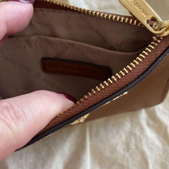 MK Médium Satchel with xbody strap and key card holder marching NWT brown gold - Picture 5 of 16